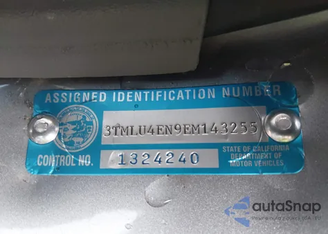 2014 Toyota Tacoma Base V6 z USA, uszkodzony, nr VIN 3TMLU4EN9EM143255